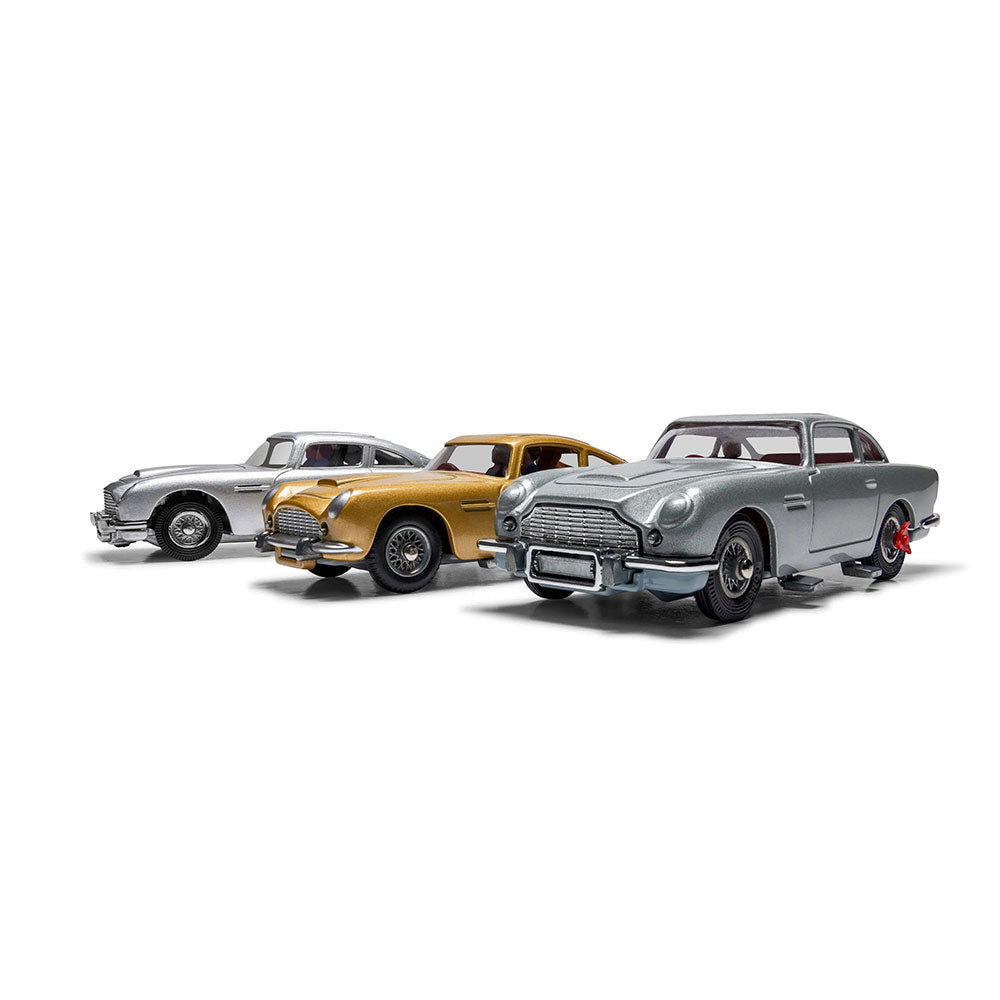 CORGI 1/43 JAMES BOND ASTON MARTIN DB5 CLASSIC COLLECTOR SET (CORGI 70TH ANNIVERSARY)